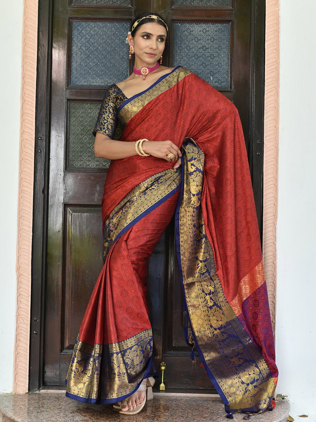 

Anouk Red Ethnic Motifs Woven Design Zari Kanjeevaram Saree