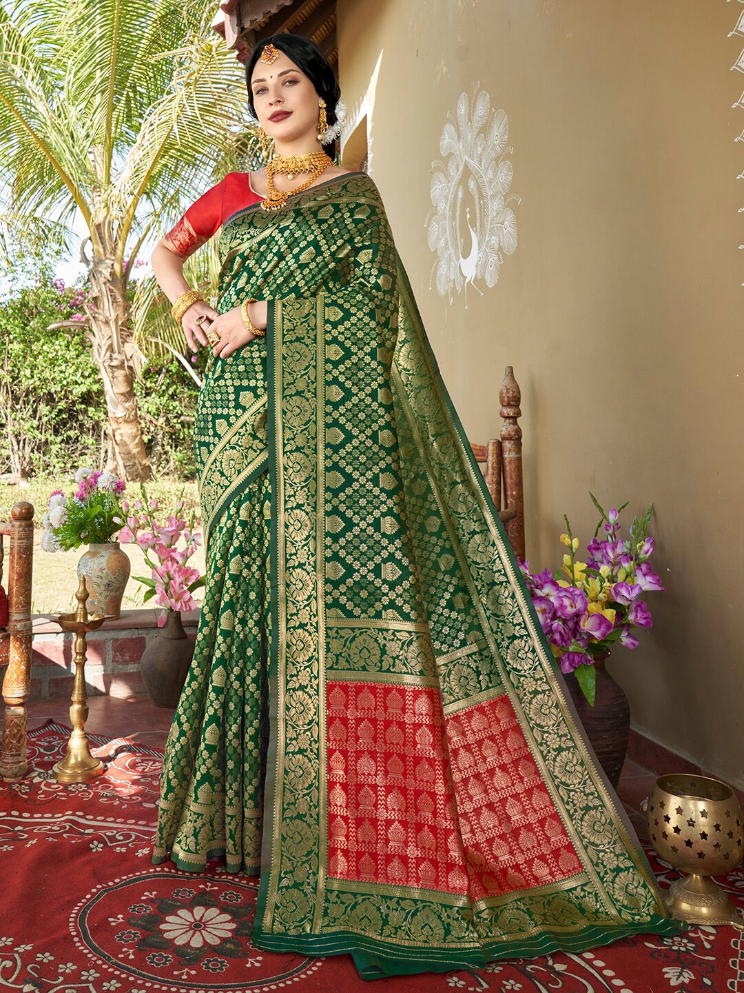 

Anouk Green & Gold-Toned Floral Woven Design Zari Banarasi Saree