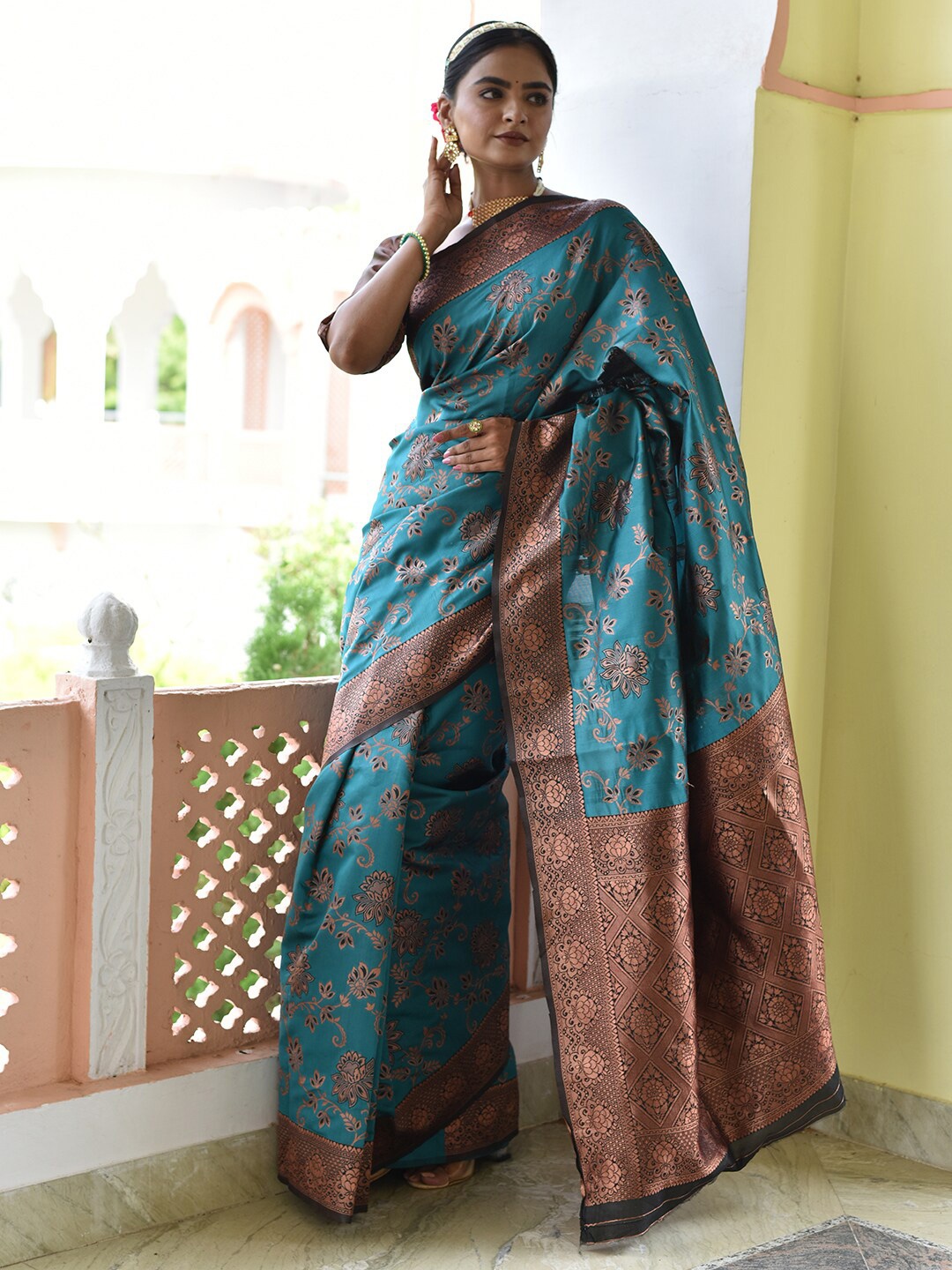 

Anouk Rustic Ethnic Motifs Woven Design Zari Kanjeevaram Saree, Turquoise blue