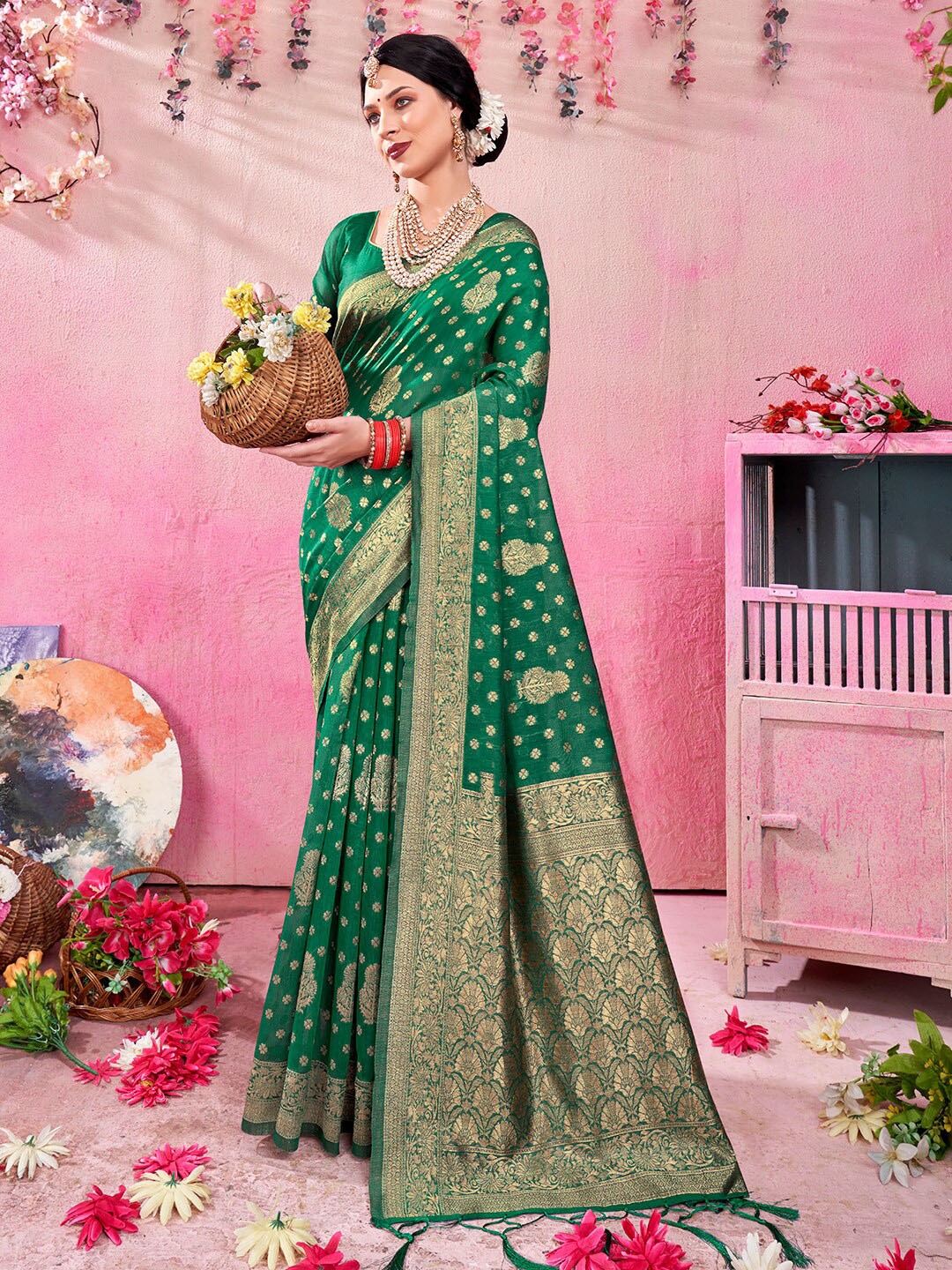 

Anouk Green & Gold-Toned Woven Design Zari Chanderi Saree