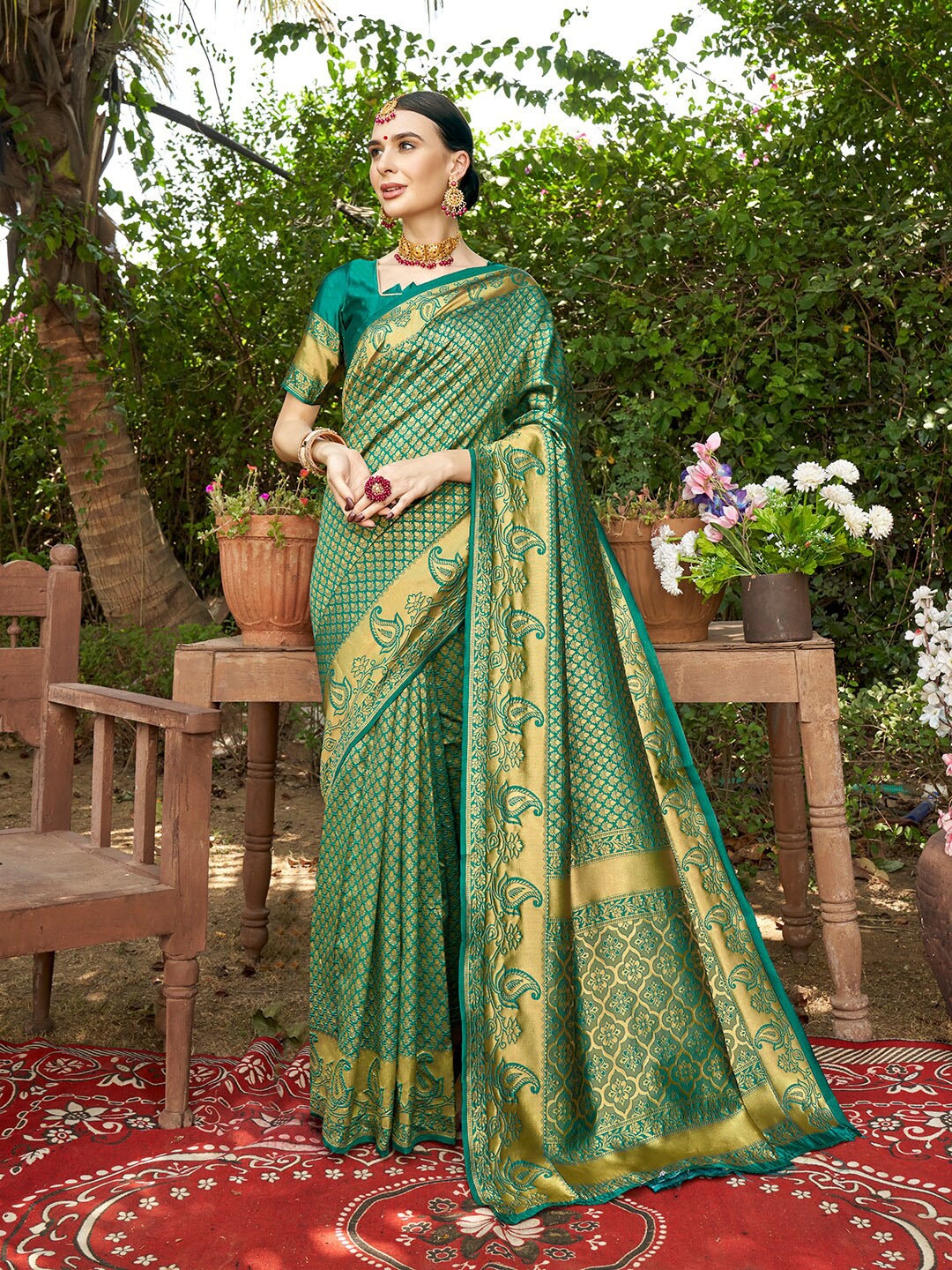 

Anouk Green Ethnic Motifs Woven Design Kanjivaram Saree With Unstitched Blouse Piece