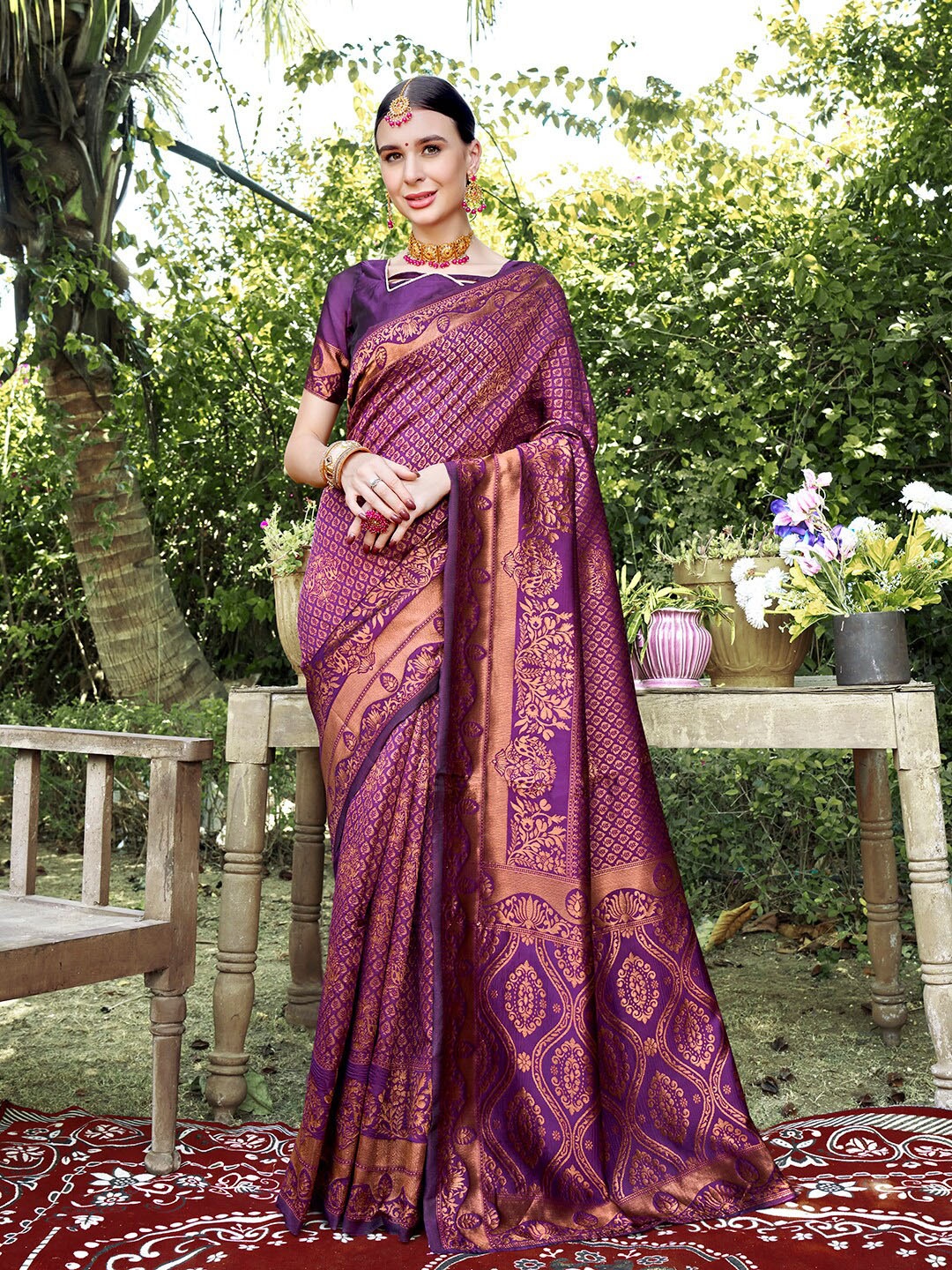

Anouk Magenta & Gold-Toned Woven Design Zari Art Silk Kanjeevaram Saree