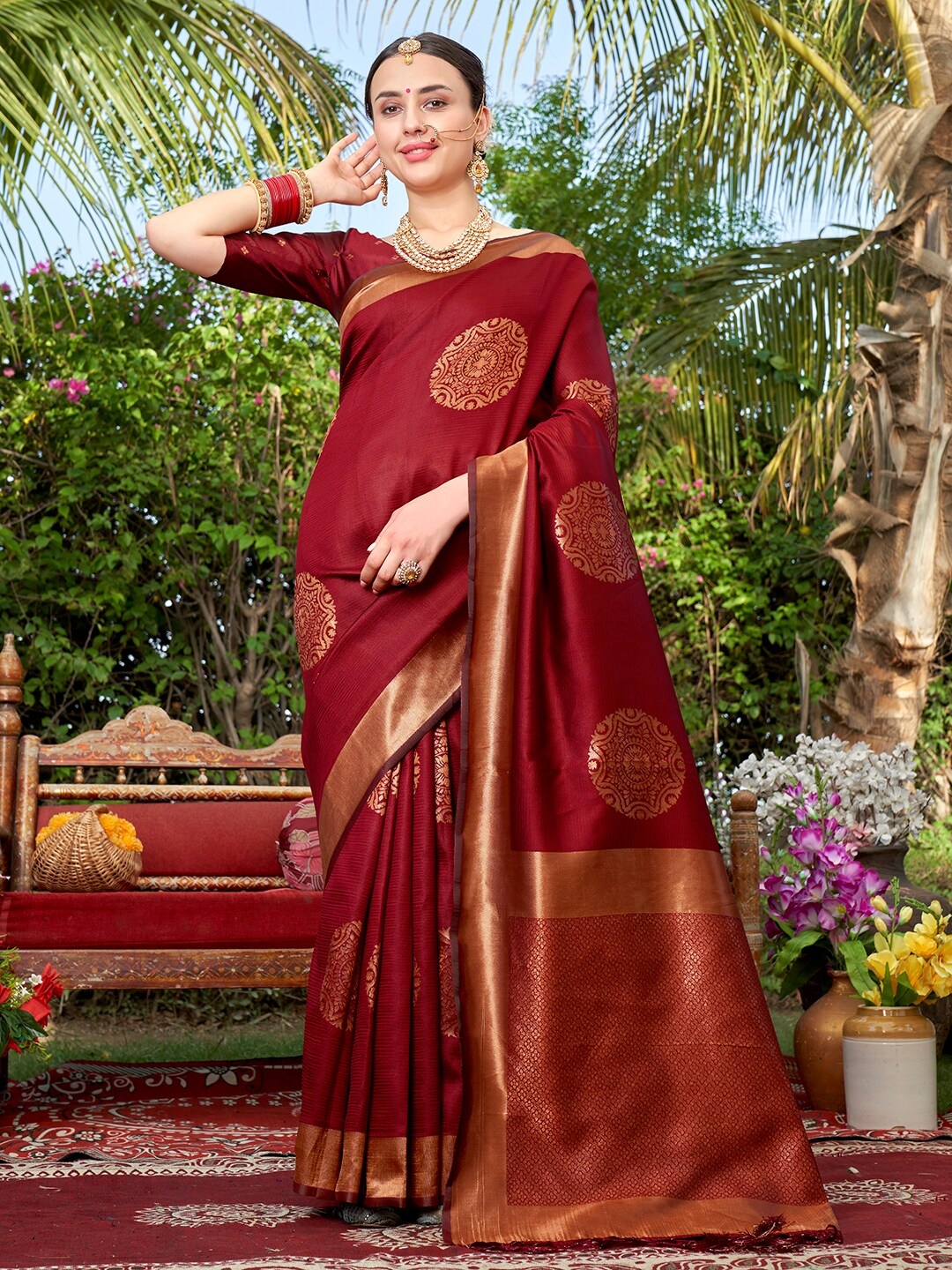 

Anouk Maroon & Gold-Toned Ethnic Motifs Woven Design Zari Banarasi Saree