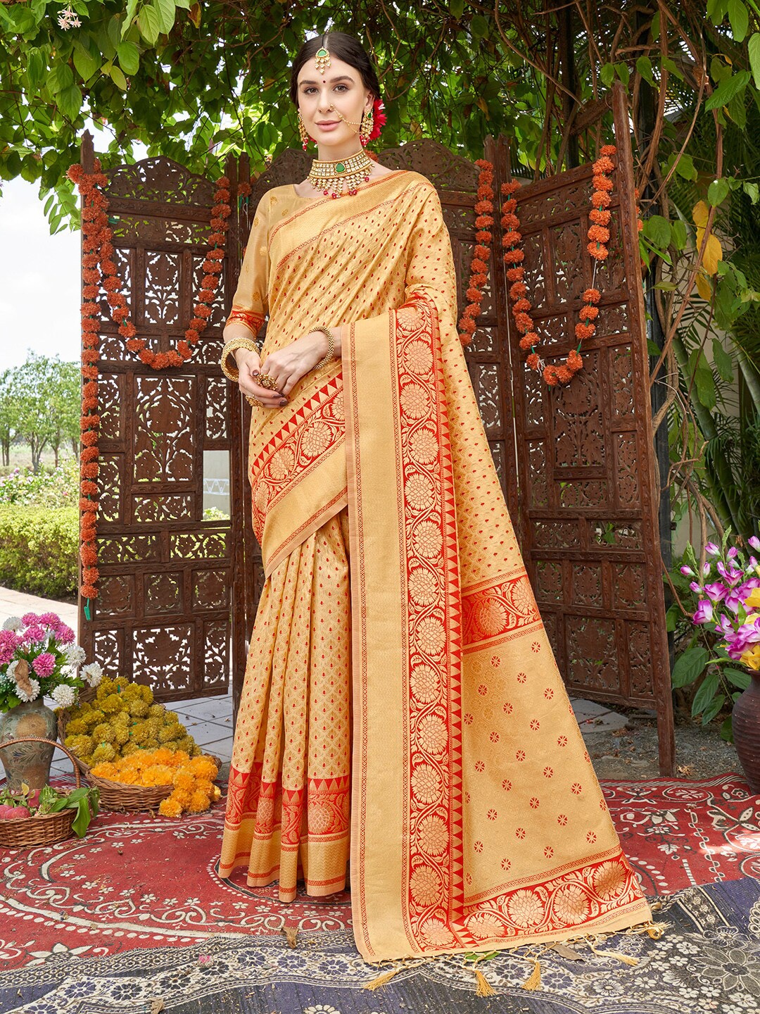 

Anouk Cream-Coloured & Red Ethnic Motifs Woven Design Zari Banarasi Saree