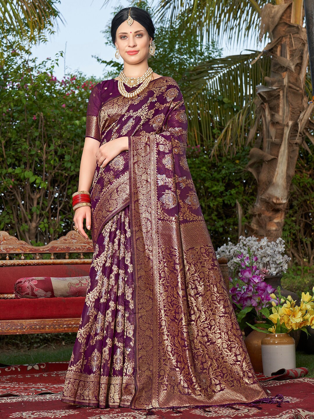 

Anouk Magenta & Gold-Toned Ethnic Motifs Woven Design Zari Banarasi Saree