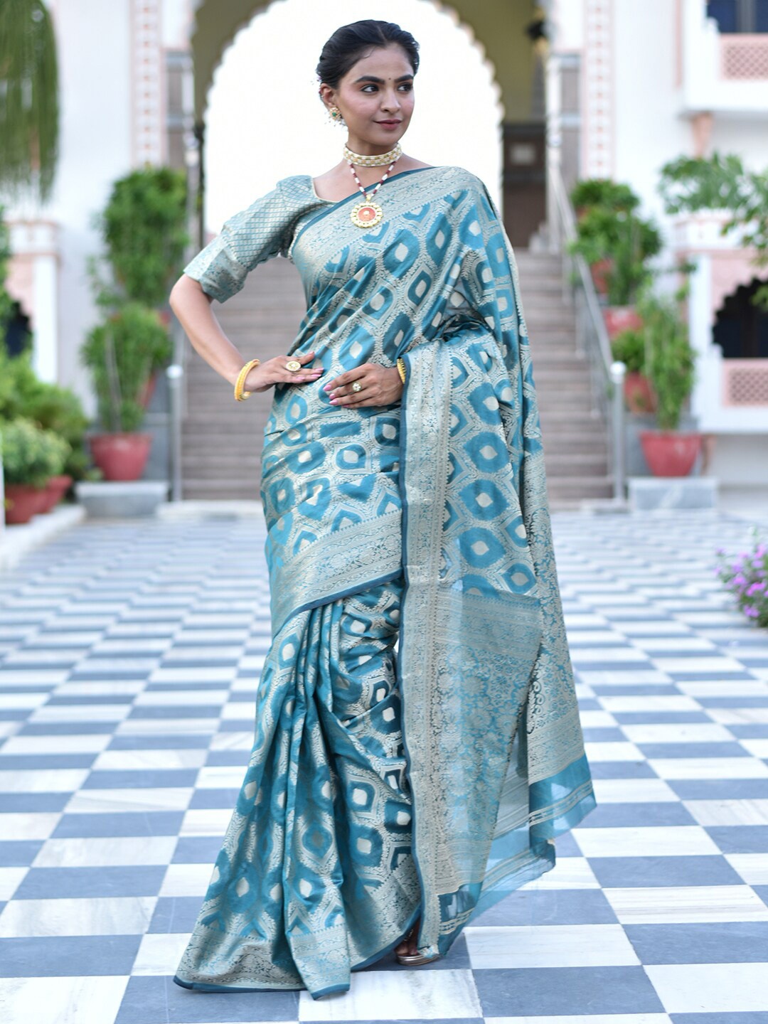 

Anouk Woven Design Organza Art Silk Jacquard Saree, Teal