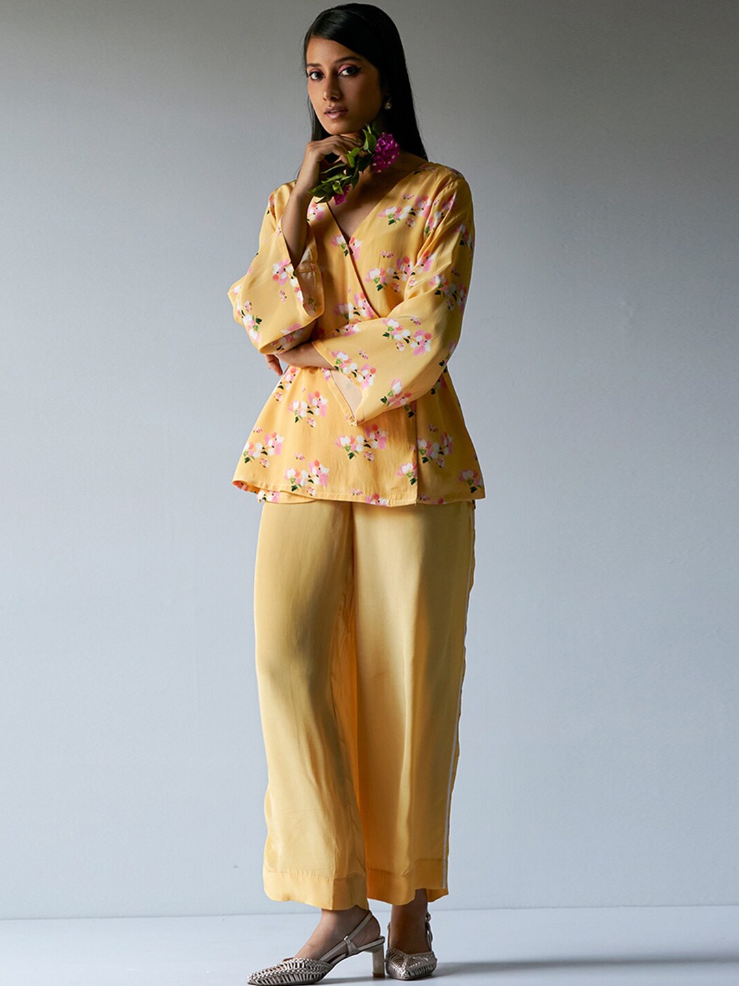 

Ganga Floral Printed V-Neck Pure Silk Top & Palazzos, Yellow