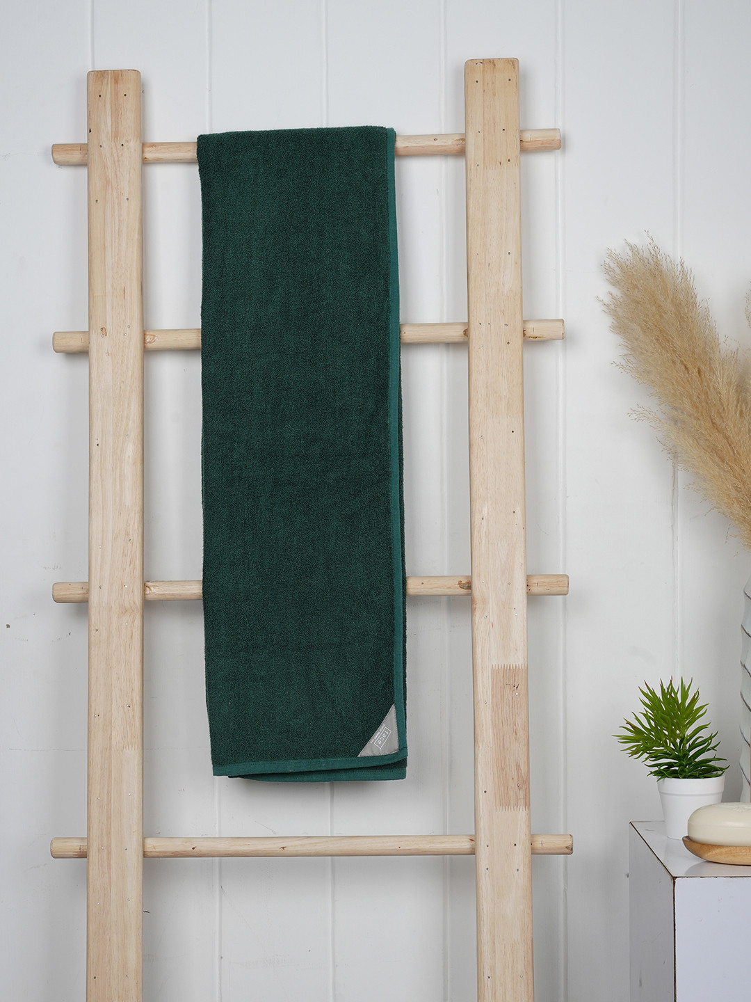 

Doctor Towels Bottle Green Banana X Cotton Bath Towel