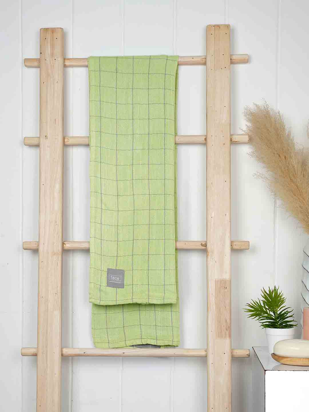 

Doctor Towels Candy Green Banana 380 GSM Double Cloth Bath Towel