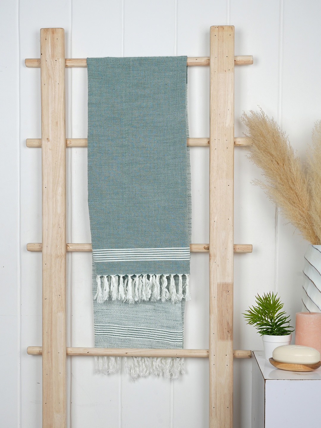 

Doctor Towels Forest Green Bamboo Ultra-Light Slub Bath Towel, Sea green