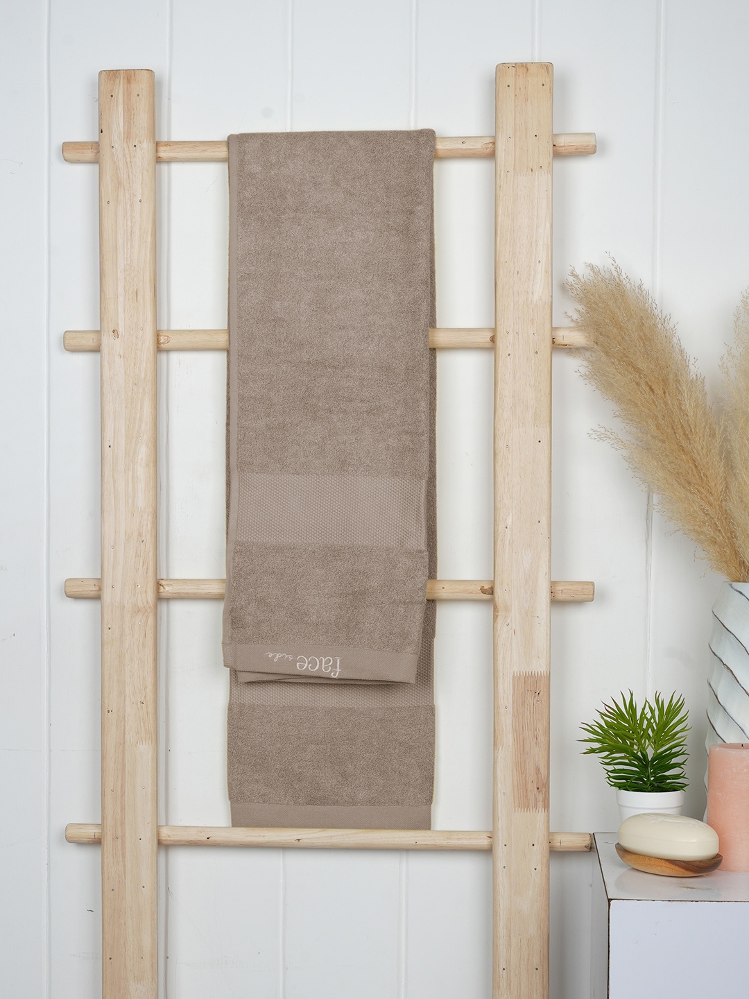 

Doctor Towels Sierra Taupe Bamboo Terry Bath Towel