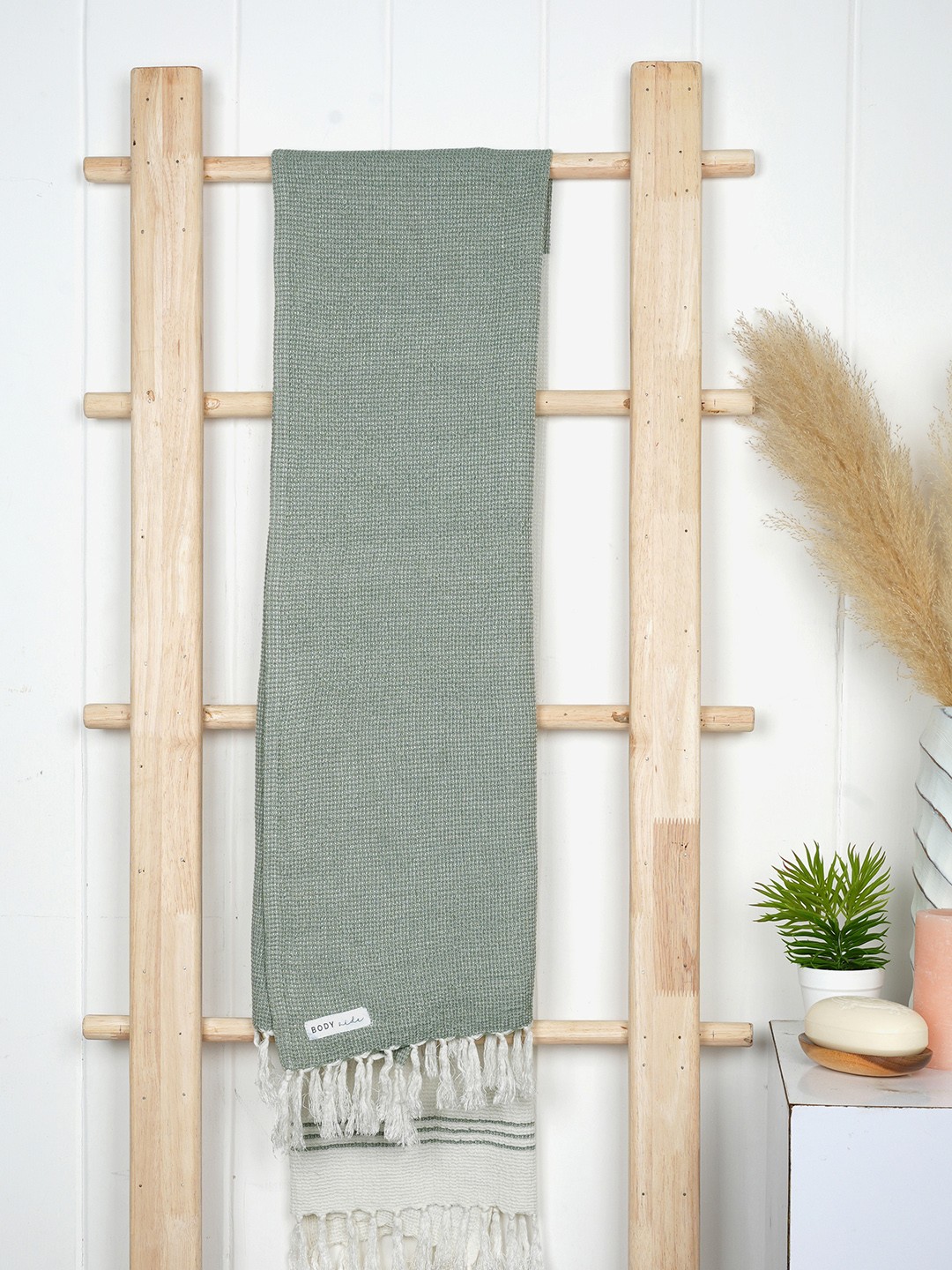 

Doctor Towels Sage Green Bamboo Waffle Bath Towel