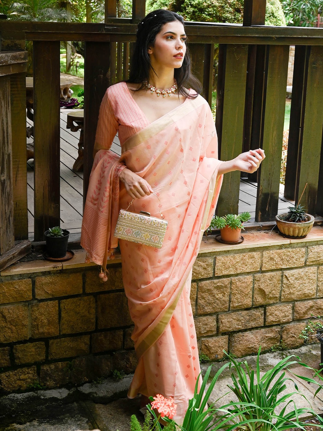 

ODETTE Geometric Woven Design Zari Saree, Peach