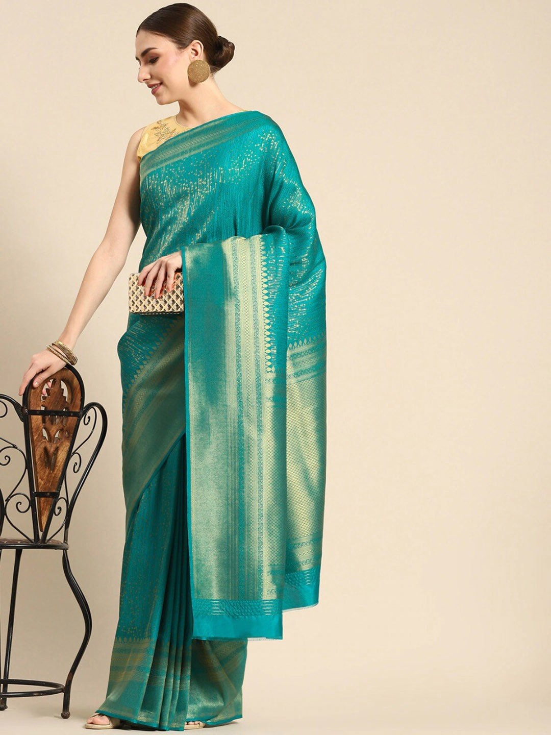 

Ishin Green & Gold-Toned Woven Design Zari Banarasi Saree