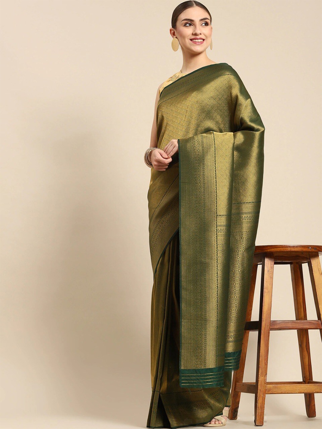 

Ishin Green & Gold-Toned Woven Design Zari Banarasi Saree