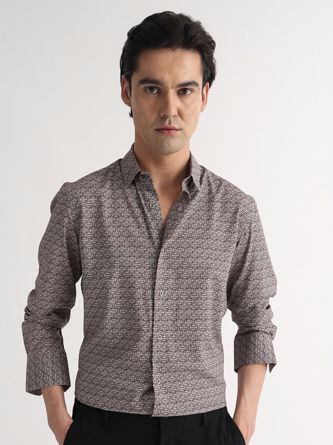 

RARE RABBIT Men Bavour Geometric Printed Slim Fit Cotton Shirt, Brown