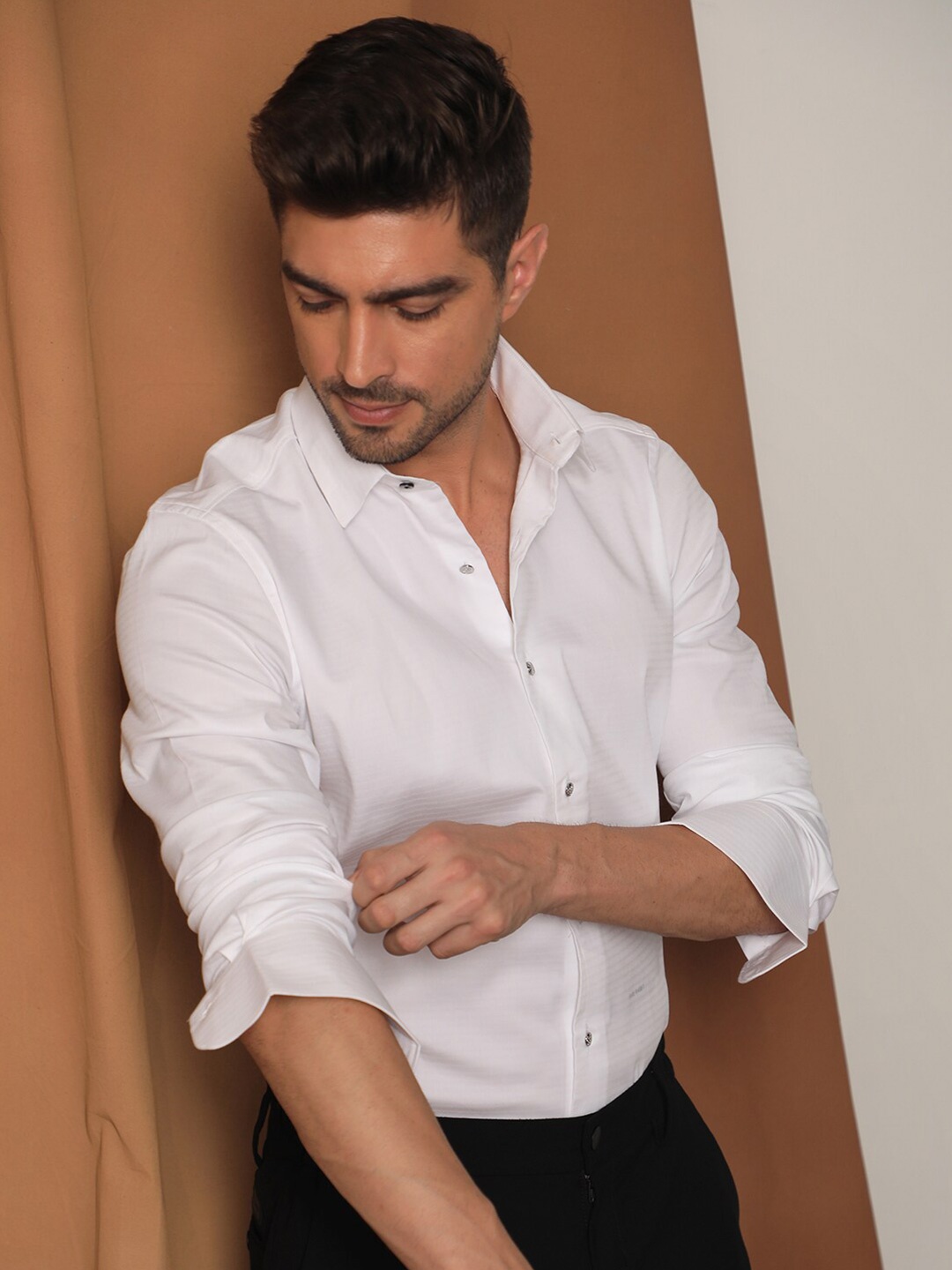 

RARE RABBIT Men Shood Spread Collar Cotton Slim Fit Shirt, White