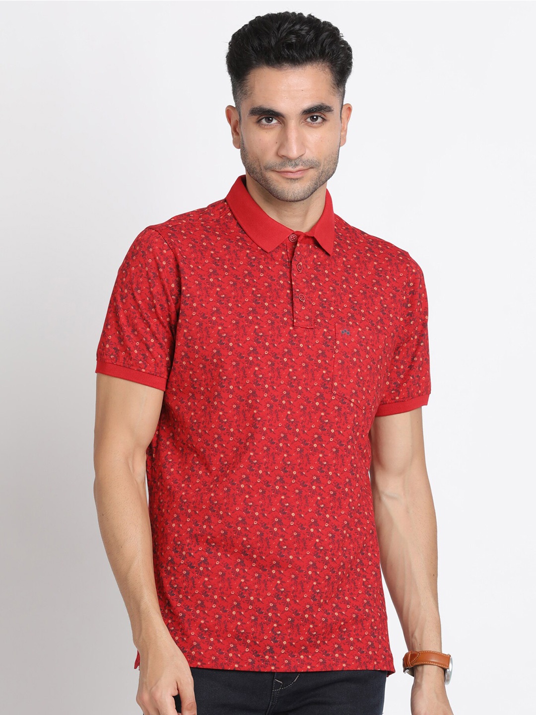 

Turtle Abstract Printed Polo Collar Slim Fit T-shirt, Red