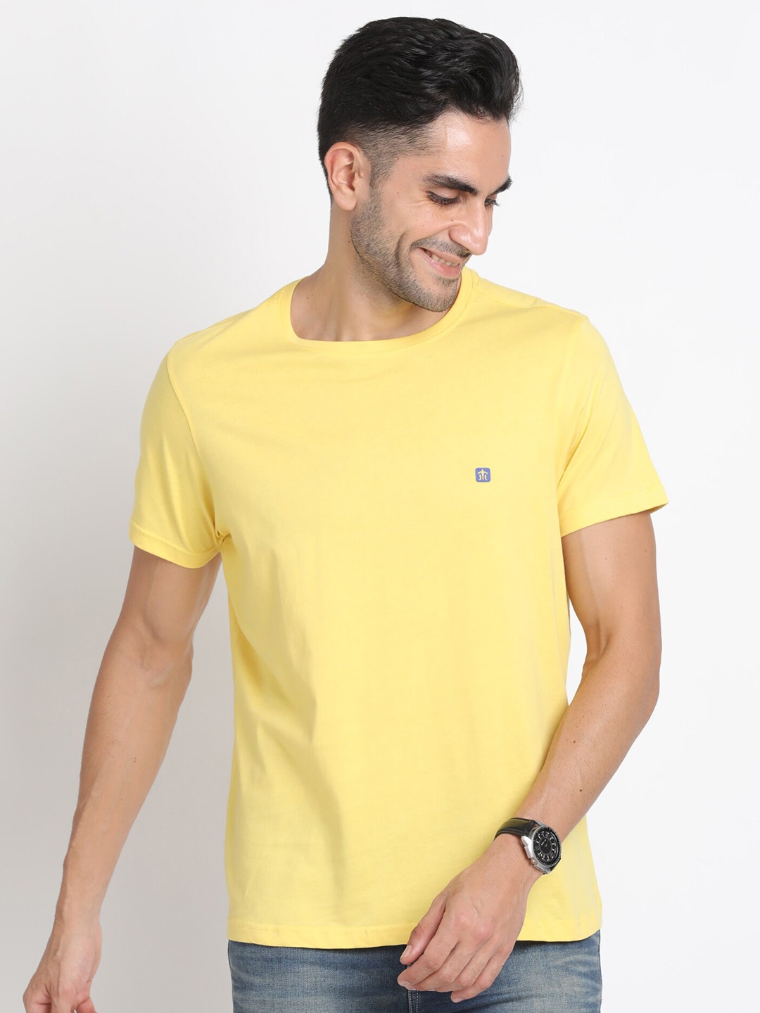 

Turtle Round Neck Pure Cotton Slim Fit T-shirt, Yellow