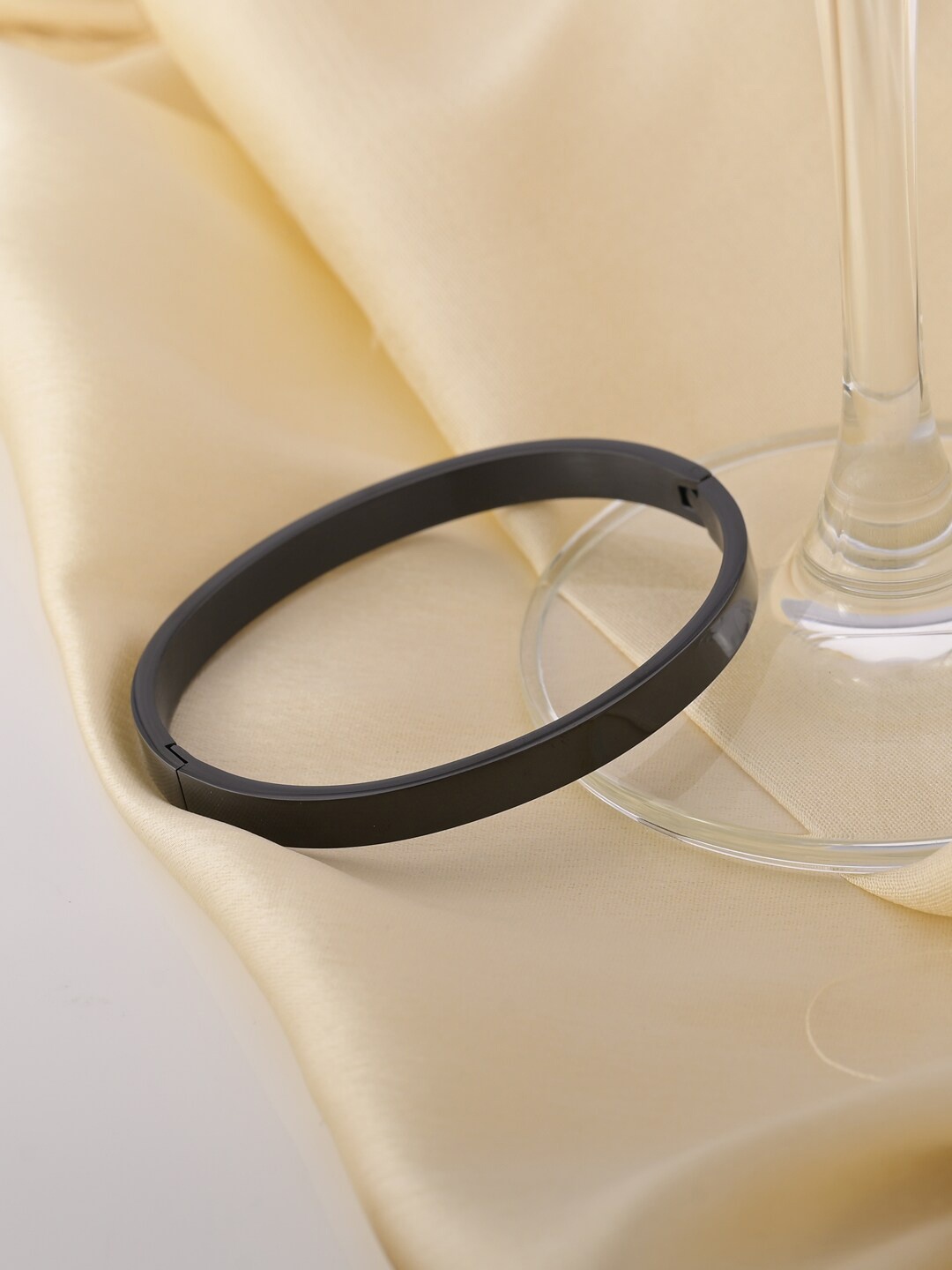 

PALMONAS Plain Bangle-Style Bracelet, Black
