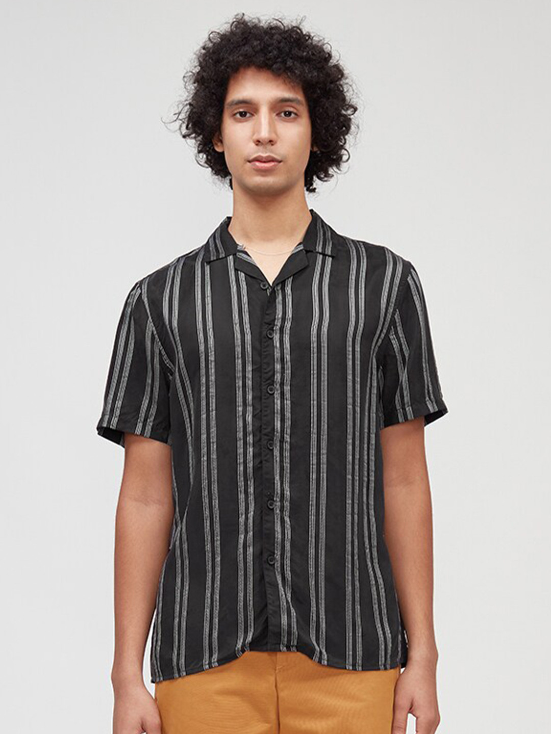 

Bhaane Vertical Striped Spread Collar Casual Shirt, Grey
