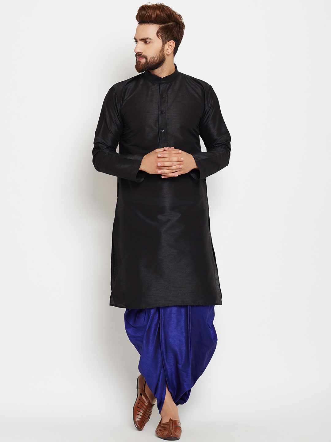 

SOJANYA Men Black & Blue Solid Kurta with Dhoti Pants