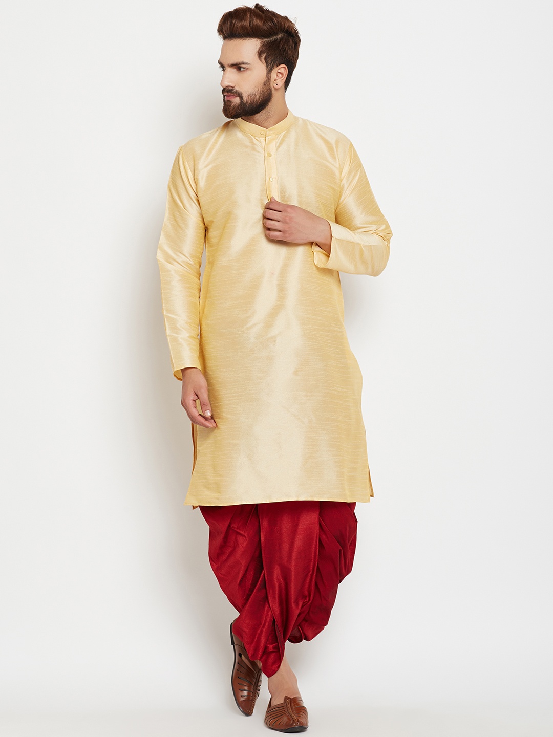 

SOJANYA Men Gold-Toned & Maroon Solid Kurta with Dhoti Pants