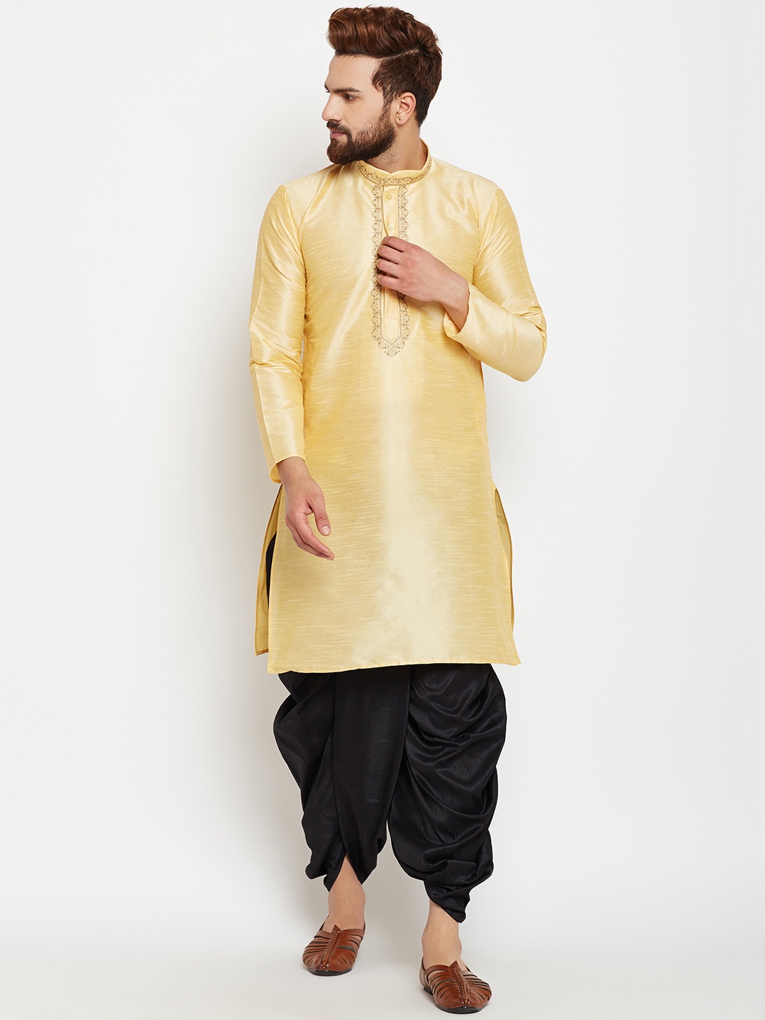 

SOJANYA Men Gold-Toned & Black Solid Kurta with Dhoti Pants