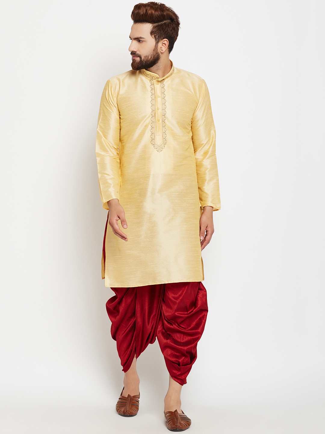 

SOJANYA Men Gold-Toned & Maroon Solid Kurta with Dhoti Pants