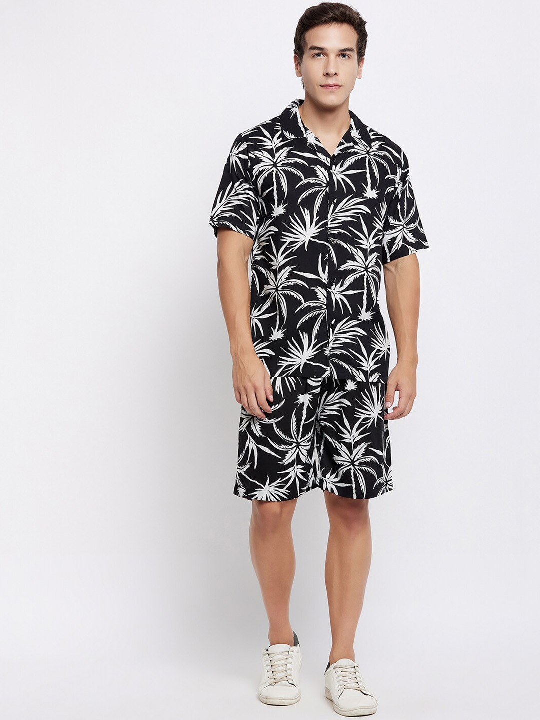 

QUBIC Printed Shirt & Shorts, Black