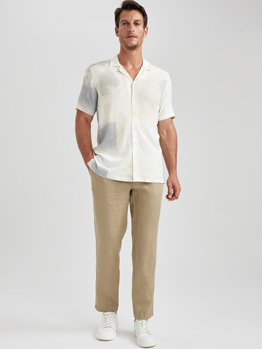

DeFacto Men Mid-Rise Linen Trousers, Beige