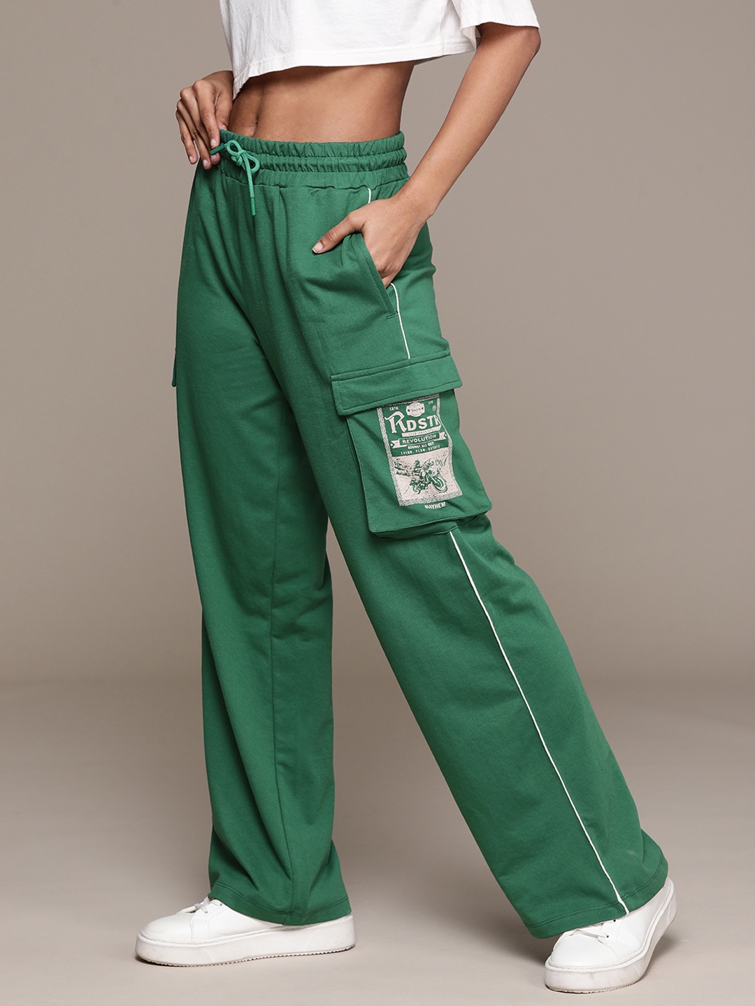 

The Roadster Lifestyle Co. RE/LAX Women Solid Baggy Track Pants, Green