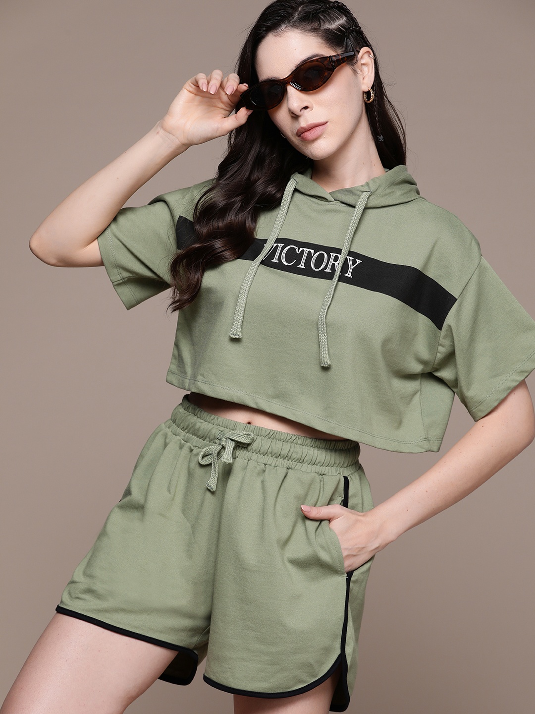 

The Roadster Lifestyle Co. Women Drop-Shoulder Sleeves Crop Hoodie Sweatshirt With Shorts, Olive