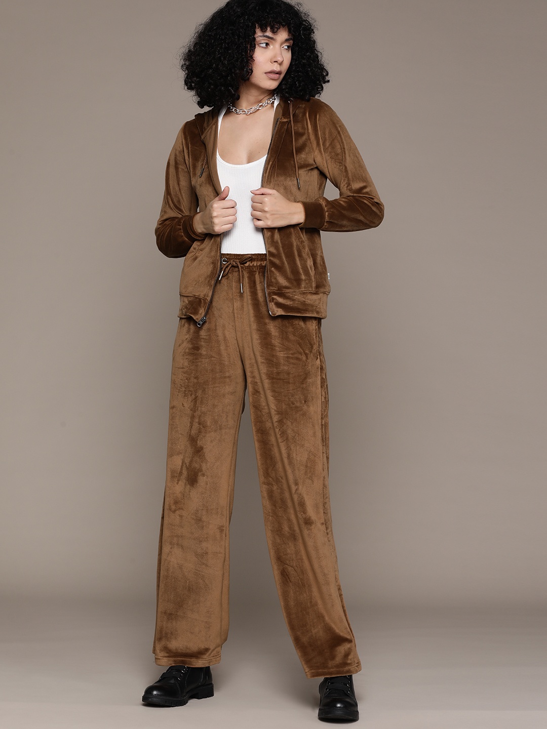 

The Roadster Lifestyle Co. Velvet Co-Ords, Brown