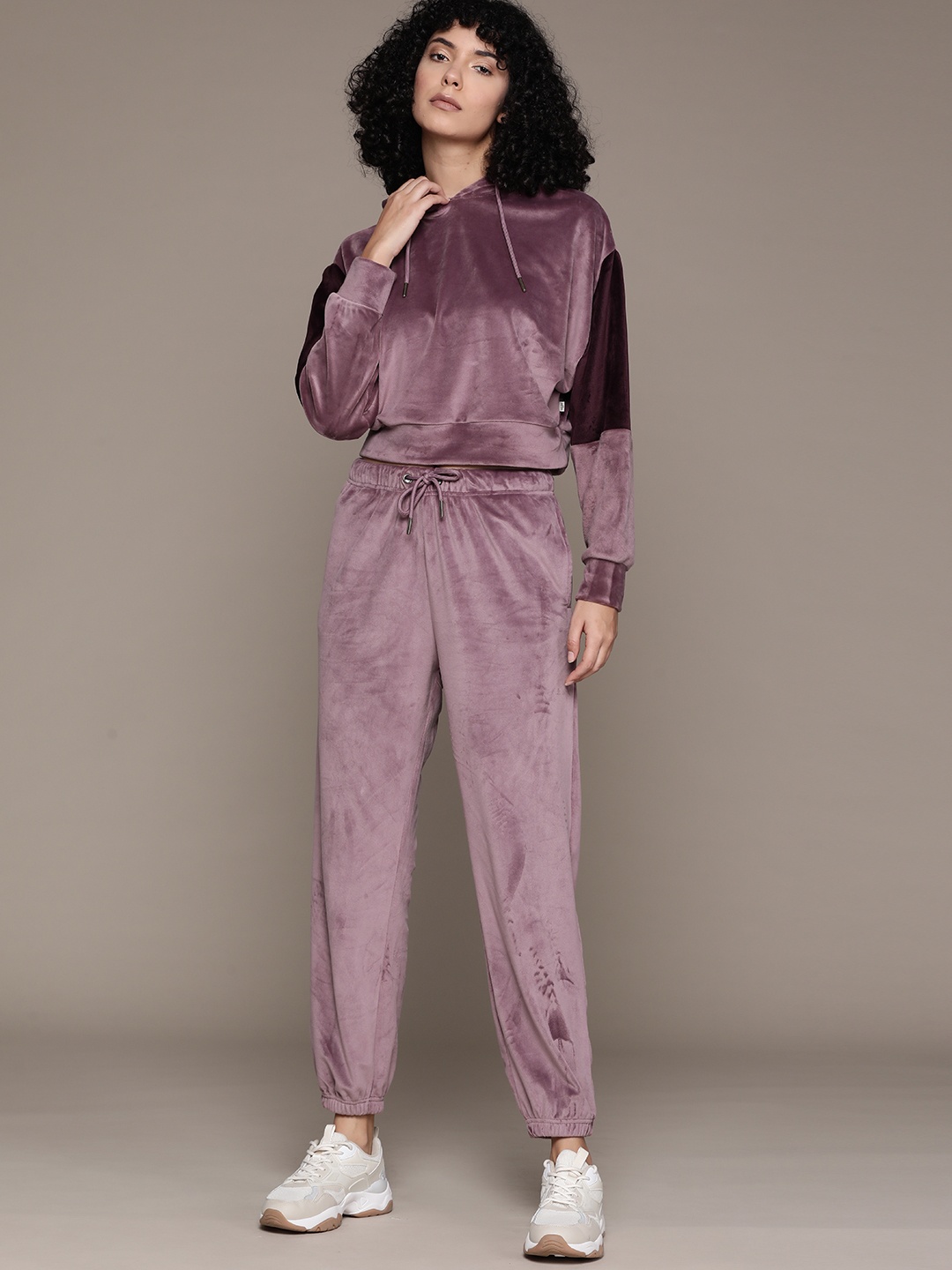 

The Roadster Lifestyle Co. Velvet Co-Ords, Mauve