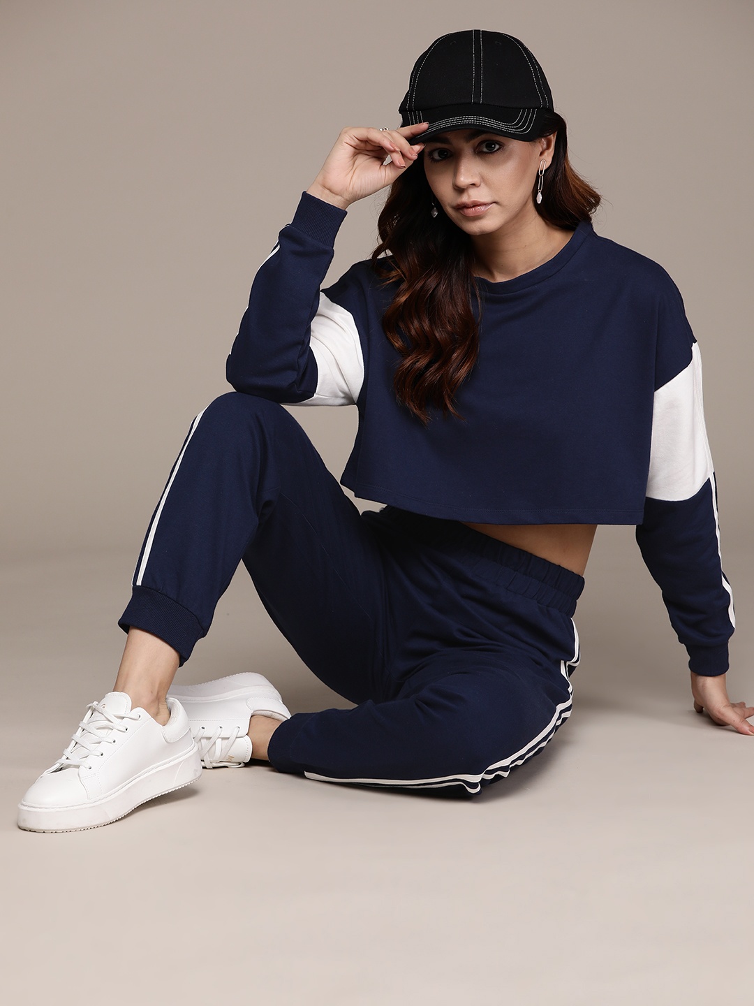 

The Roadster Lifestyle Co. Colourblocked Detail Boxy Fit Crop Sweatshirt with Joggers, Navy blue