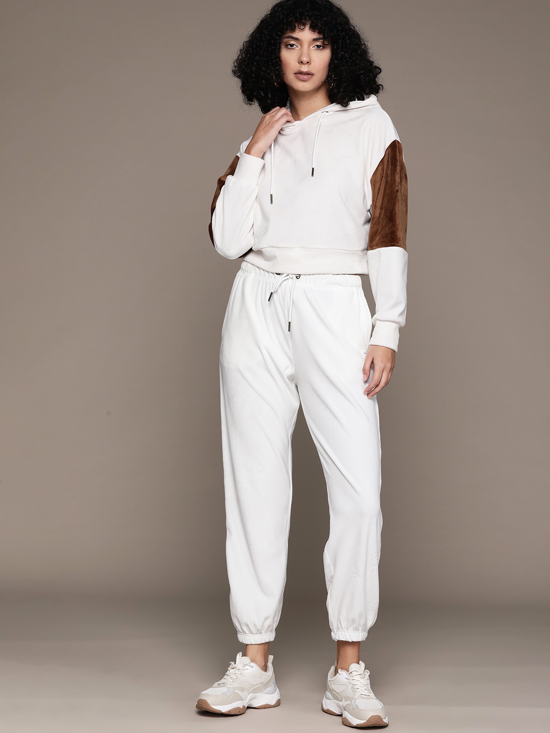 

The Roadster Lifestyle Co. Velvet Co-Ords, White