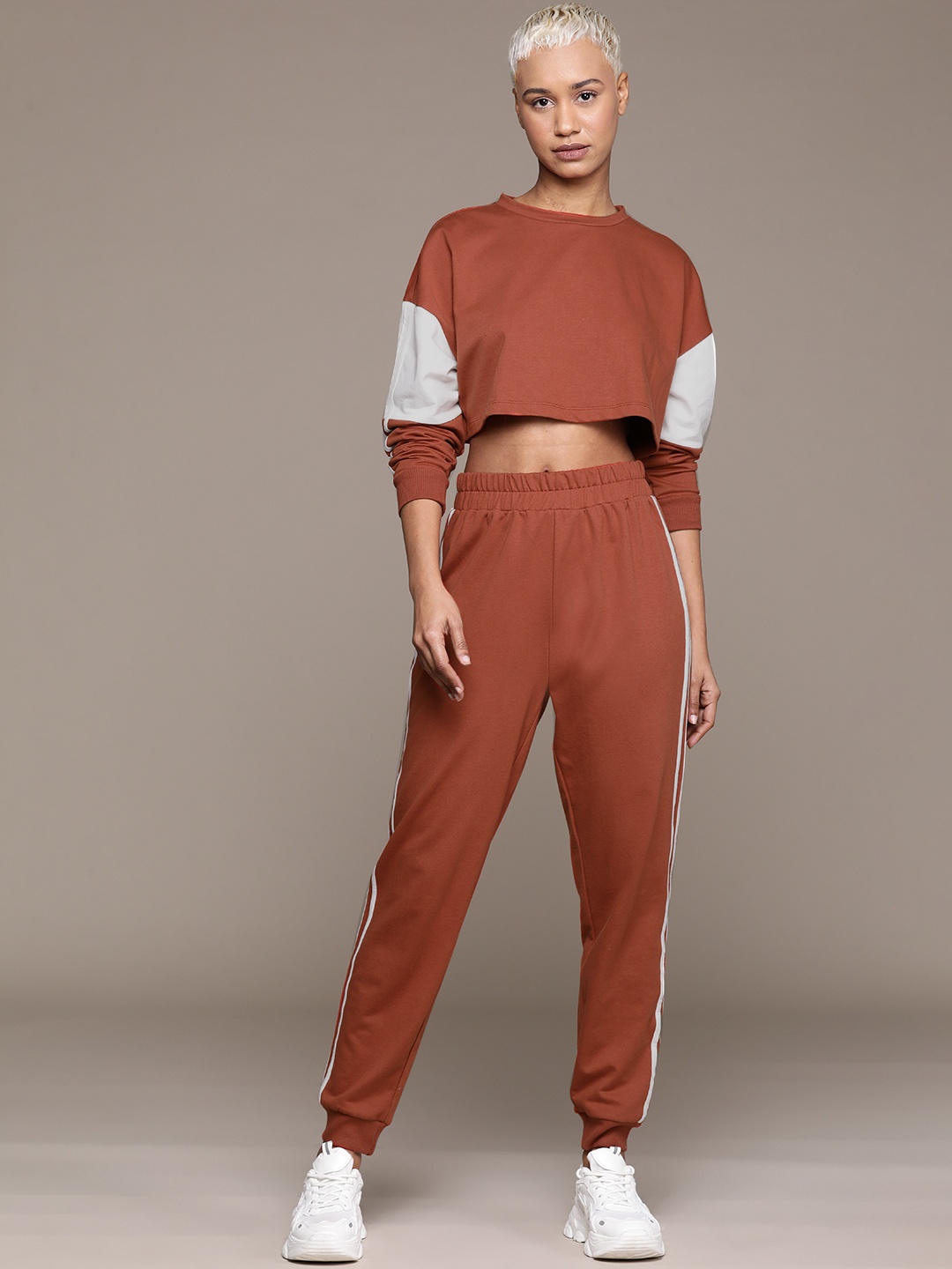 

The Roadster Lifestyle Co. RE/LAX Women Colorblocked Crop Co-Ords, Rust