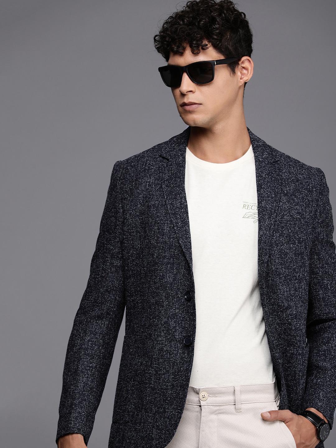 

WROGN Men Slim Fit Textured Casual Blazer, Navy blue