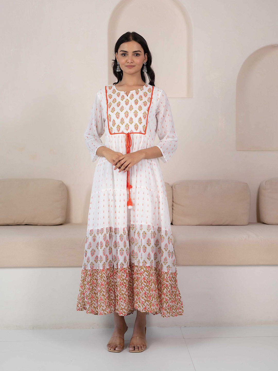 

DressBerry White Ethnic Motifs Print Maxi Dress