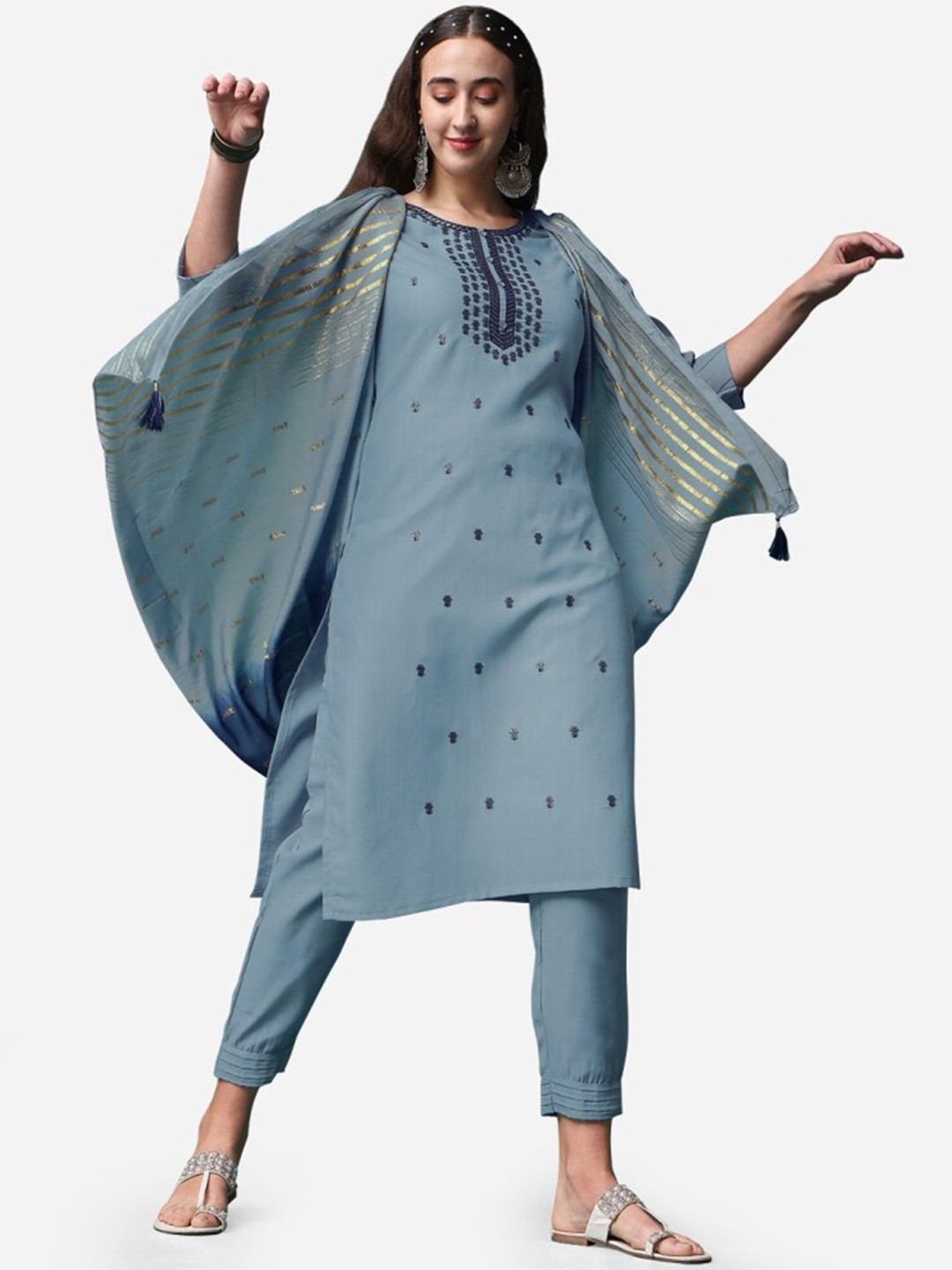 

JAPNAAM Ethnic Motifs Embroidered Thread Work Kurta With Salwar & Dupatta, Grey