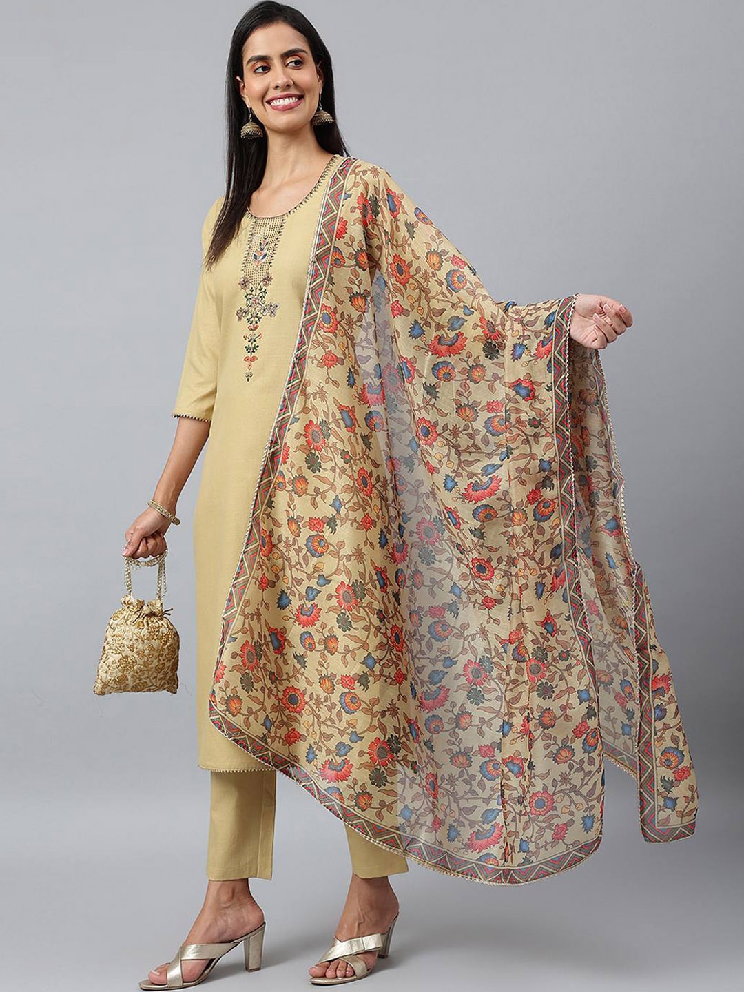 

JAPNAAM Ethnic Motifs Embroidered Regular Thread Work Kurta & Salwar With Dupatta, Beige