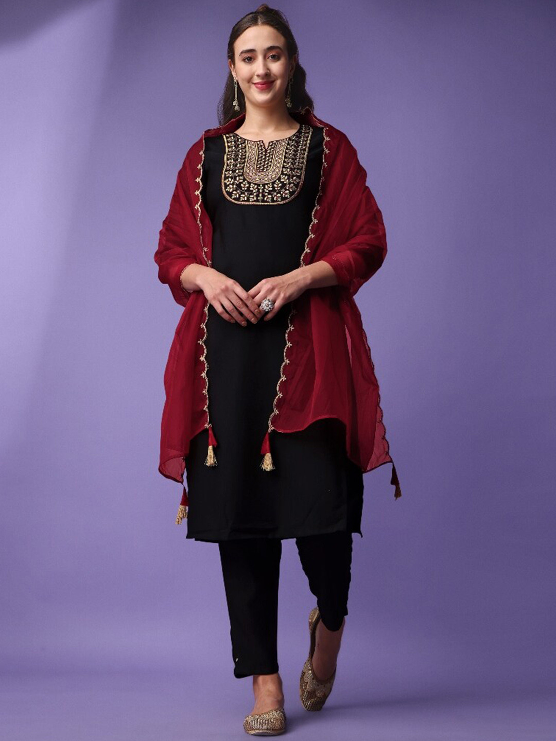 

JAPNAAM Ethnic Motifs Embroidered Regular Thread Work Kurta & Salwar With Dupatta, Black
