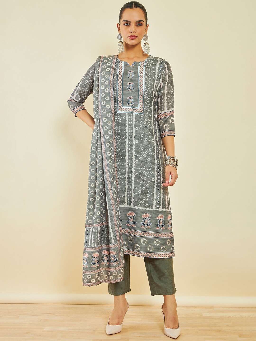 

Soch Floral Printed Round Neck Kurta with Trousers & Dupatta, Grey