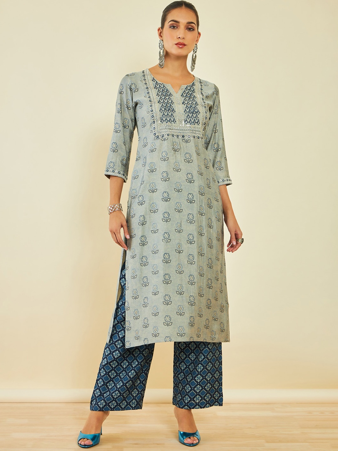 

Soch Floral Printed Round Neck Kurta with Palazzos, Grey