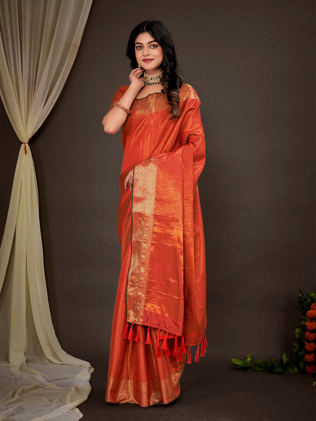 

Mitera Orange & Gold-Toned Woven Design Zari Silk Blend Kanjeevaram Saree