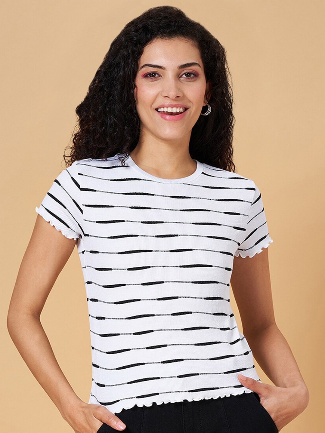 

People White & Black Horizontal Striped Top