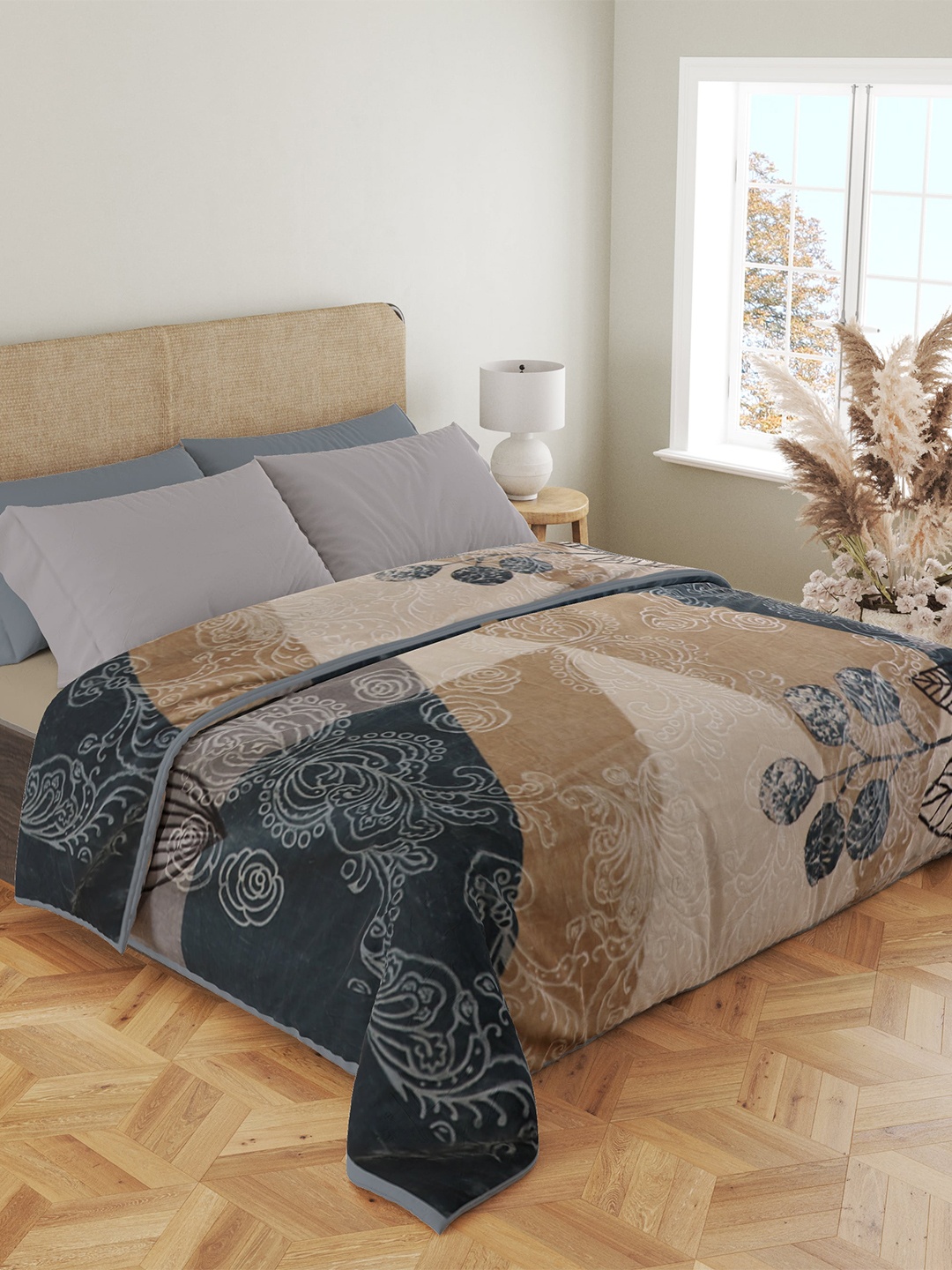 

Nivasam Brezza Blue & Brown Floral Mink Heavy Winter Double Bed Blanket