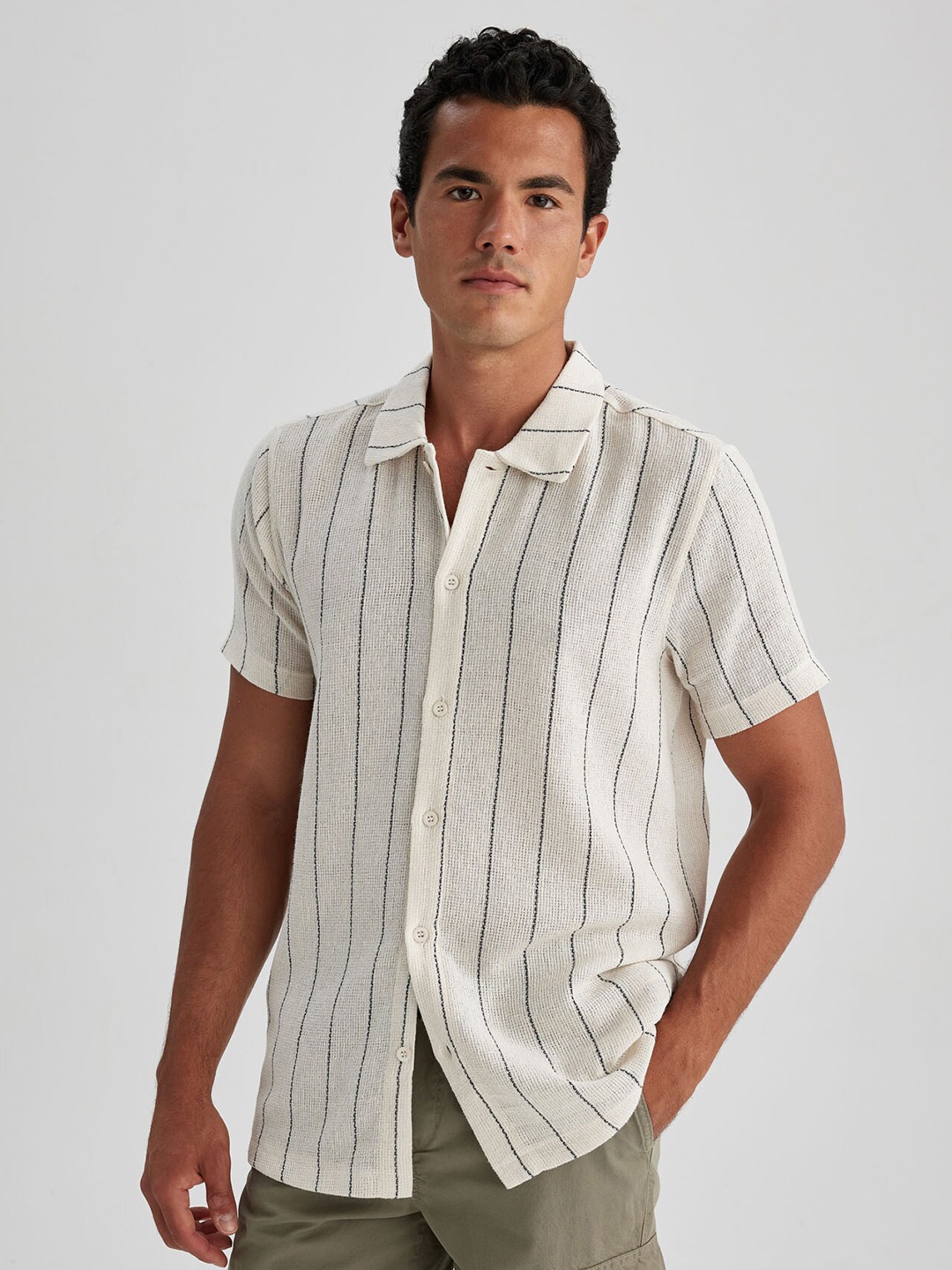 

DeFacto Vertical Striped Spread Collar Casual Shirt, Off white