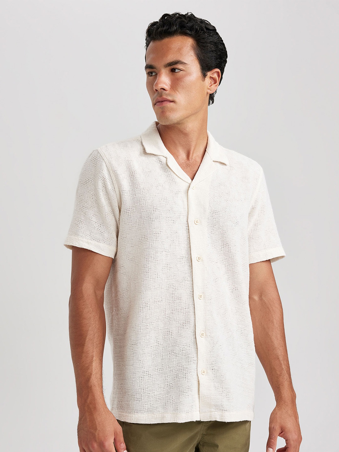 

DeFacto Self Design Spread Collar Casual Shirt, Off white